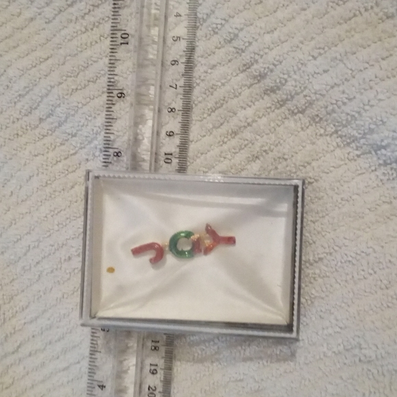 JOY Christmas Lapel Pin Vintage - Picture 8 of 8